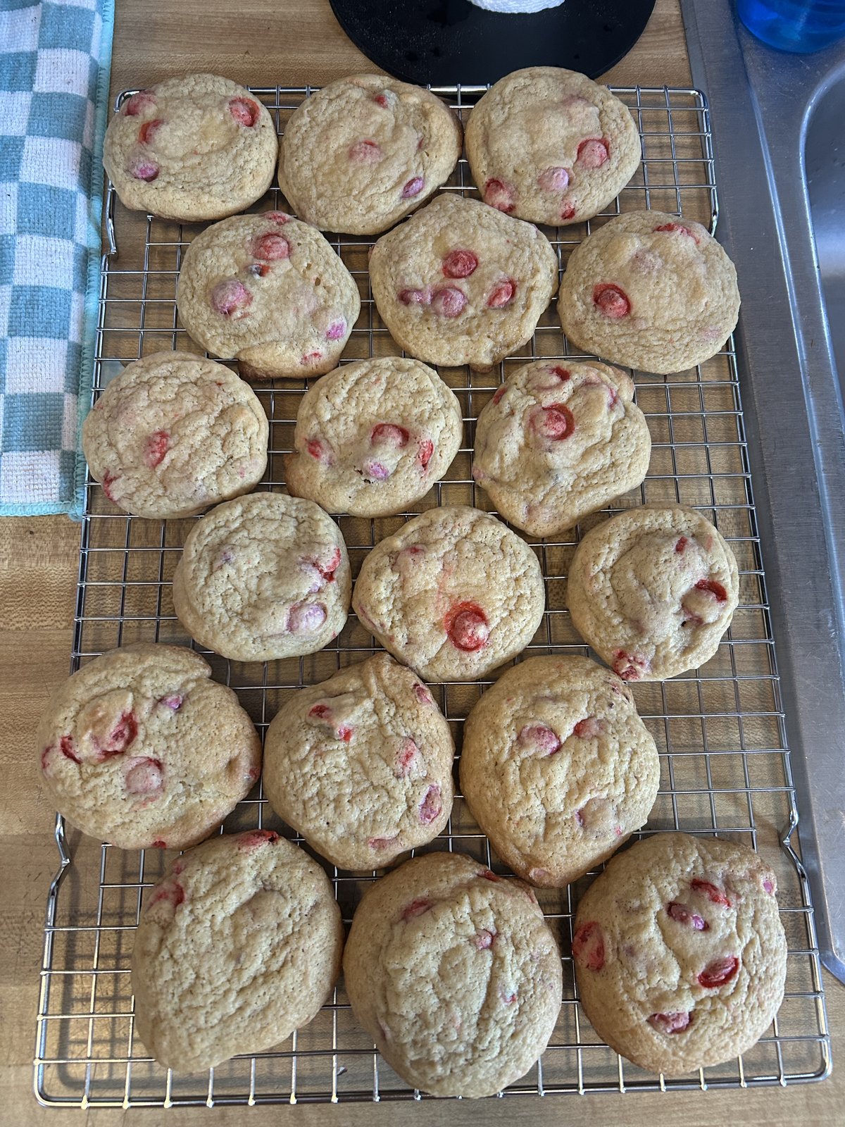 Strawberry cookies
